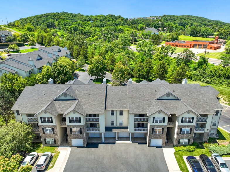 More Photos Of 400 Legends Terrace Dr, Eureka Apartments For Sale