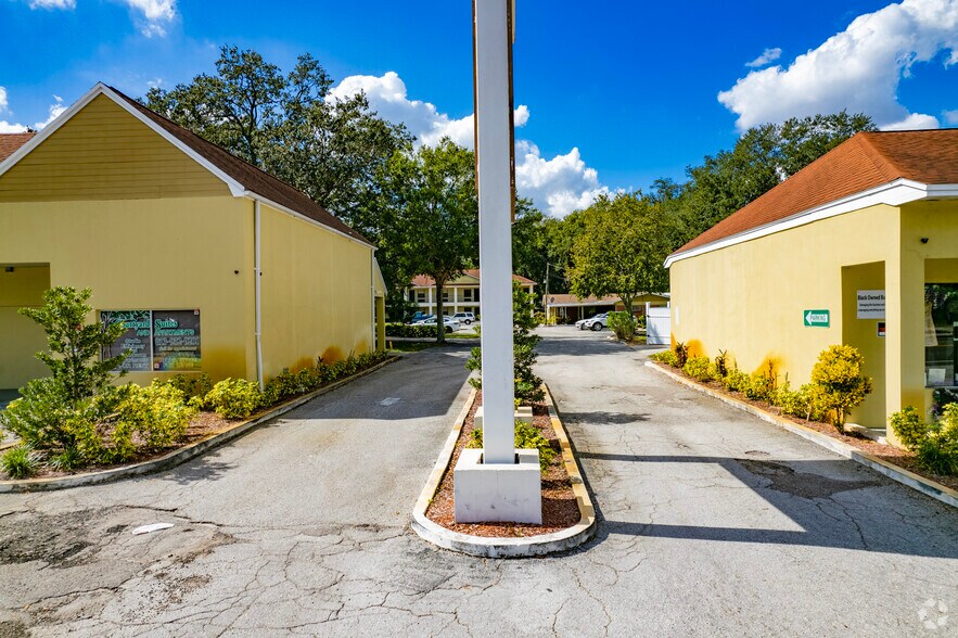 More Photos Of 13106 N Florida Ave, Tampa Unknown For Lease