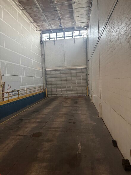 More Photos Of 801 Edwards Ave, New Orleans Distribution For Lease