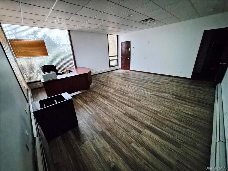 More Photos Of 121 W Oak St, Amityville Office For Sale
