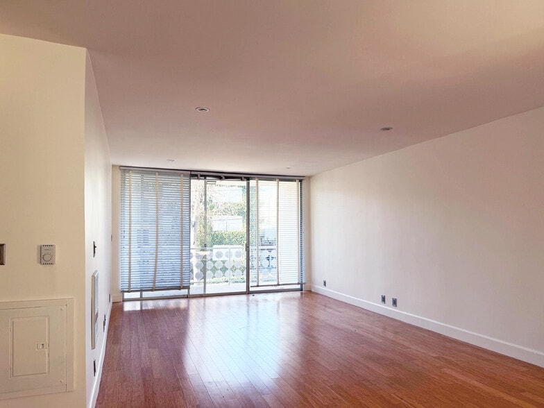 More Photos Of 901 Ocean Ave, Santa Monica Apartments For Sale