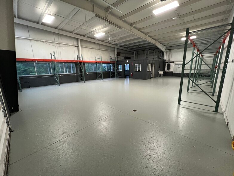 More Photos Of 12259-12315 Cleveland St, Nunica Warehouse For Lease