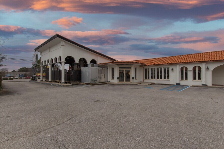 More Photos Of 11505 S Memorial Pky, Huntsville Storefront For Lease