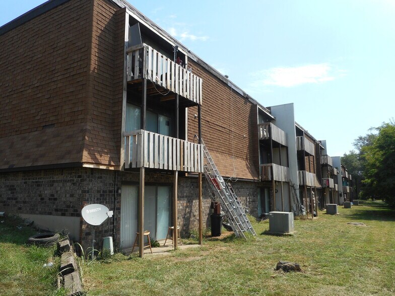 More Photos Of 8492 Lane Dr, Raytown Apartments For Sale