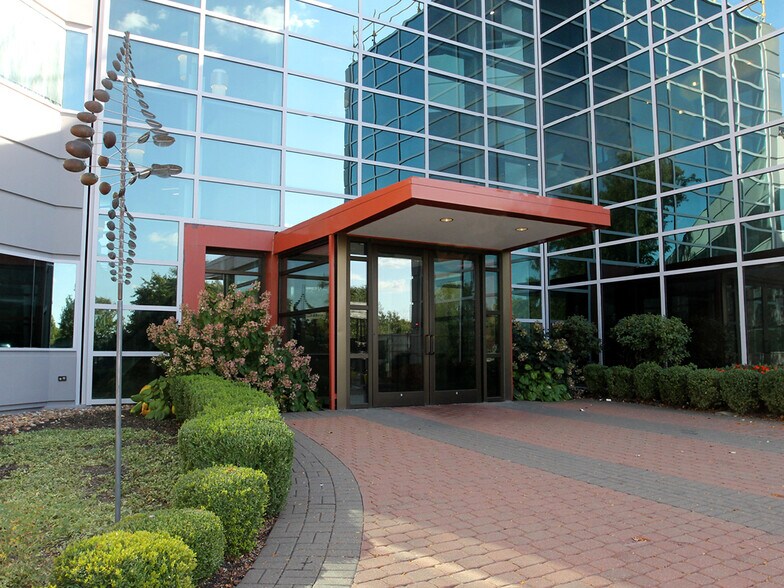 More Photos Of 4551 W 107th St, Overland Park Office For Lease