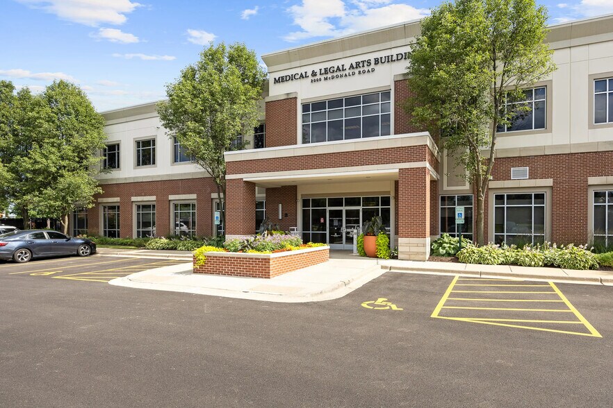 More Photos Of 2000 McDonald Rd, South Elgin Medical For Lease