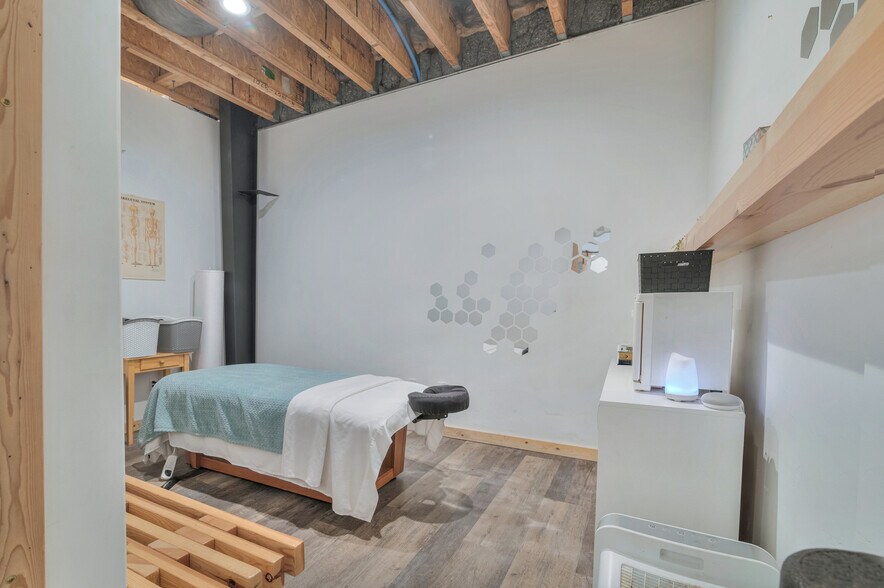 More Photos Of 203-205 W Central Ave, Lompoc Loft Creative Space For Sale