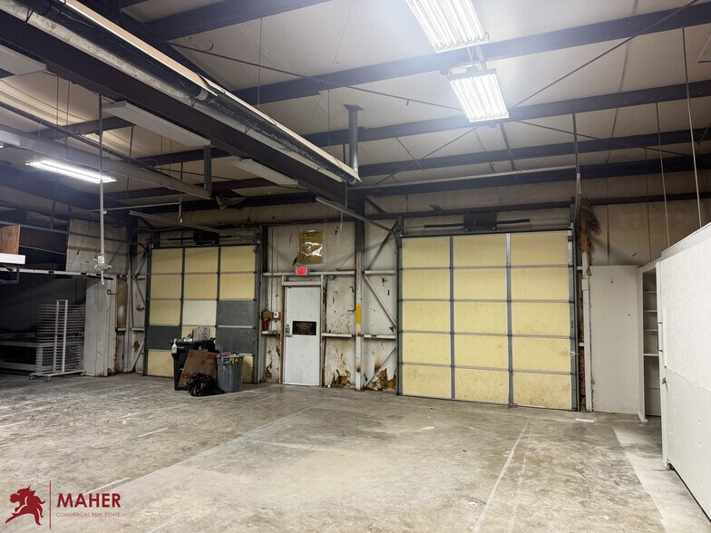 More Photos Of 2610 Calvert Dr, Columbia Industrial For Sale