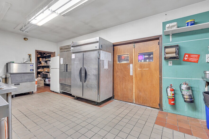 More Photos Of 1020 Sharon Rd, Beaver Restaurant For Sale