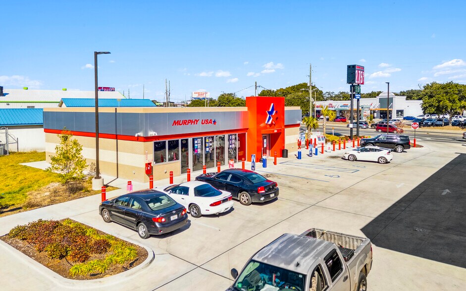 More Photos Of 604 Beal Pky NW, Fort Walton Beach Freestanding For Sale