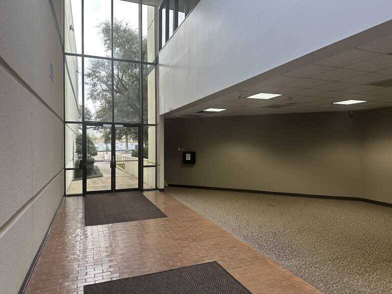 More Photos Of 811 FM-1959, Houston Office For Lease