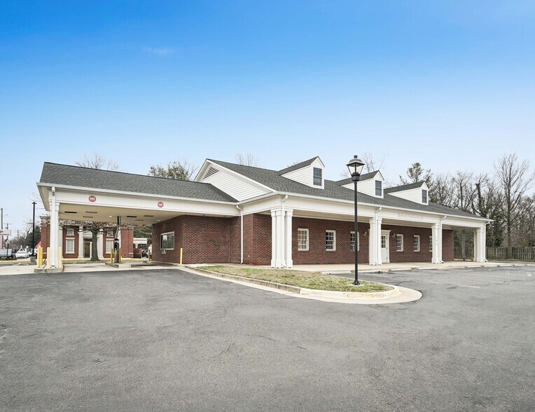 More Photos Of 5519 Franconia Rd, Alexandria Bank For Sale
