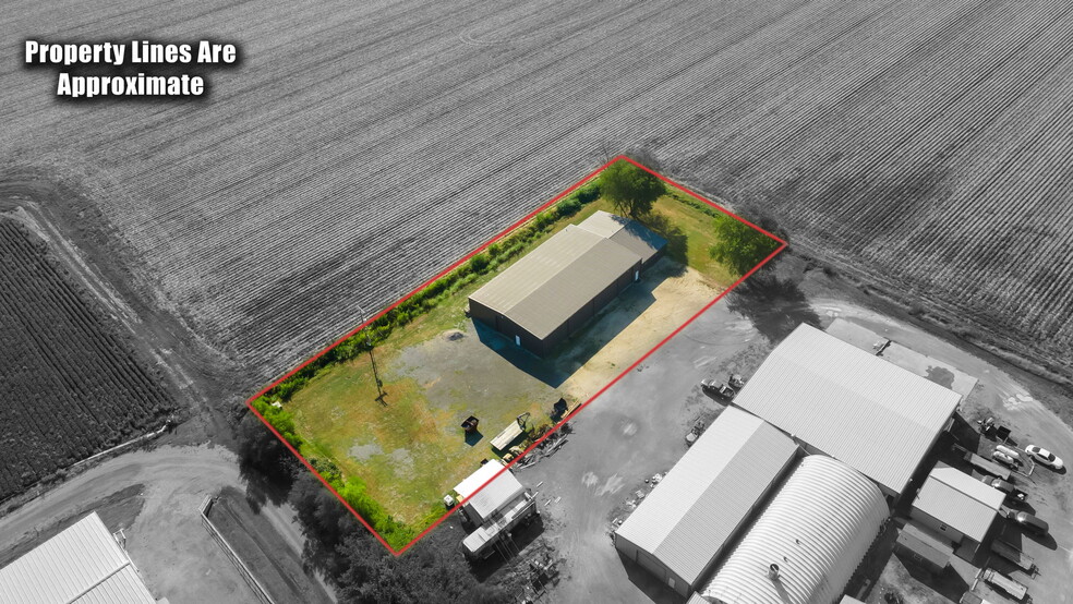 Primary Photo Of 2948 State Highway V, Matthews Light Manufacturing For Sale