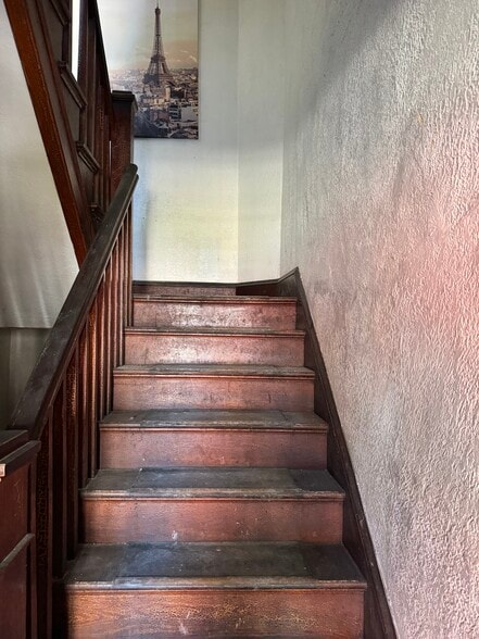 More Photos Of 102 Rowe Ave, Hartford Apartments For Sale