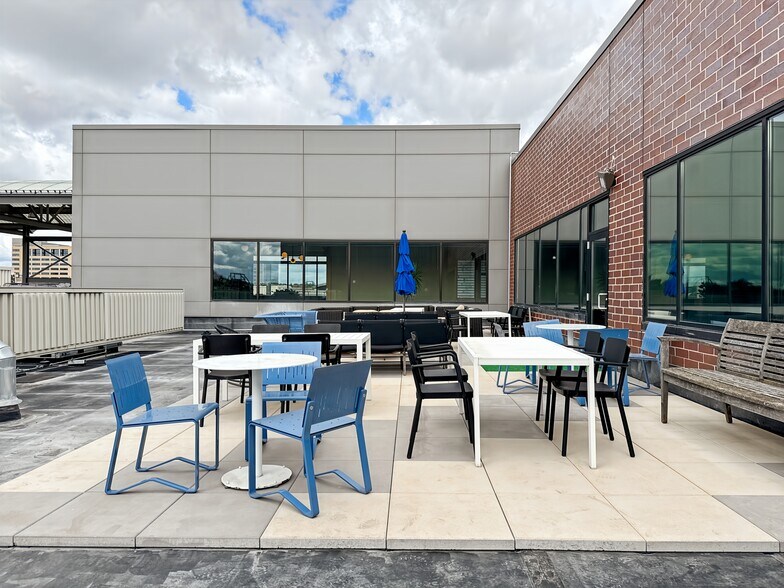 More Photos Of 1622-1650 W End Blvd, Saint Louis Park Coworking Space