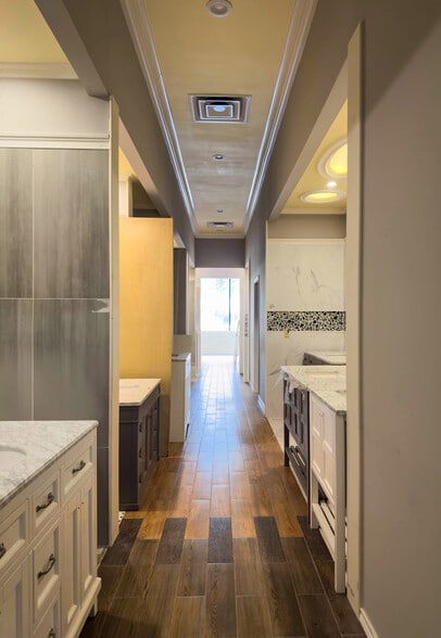 More Photos Of 12838 Murphy Rd, Stafford Showroom For Sale