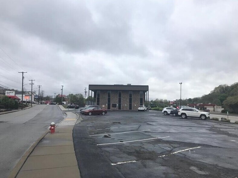 More Photos Of 346 Freeport Rd, New Kensington Medical For Lease