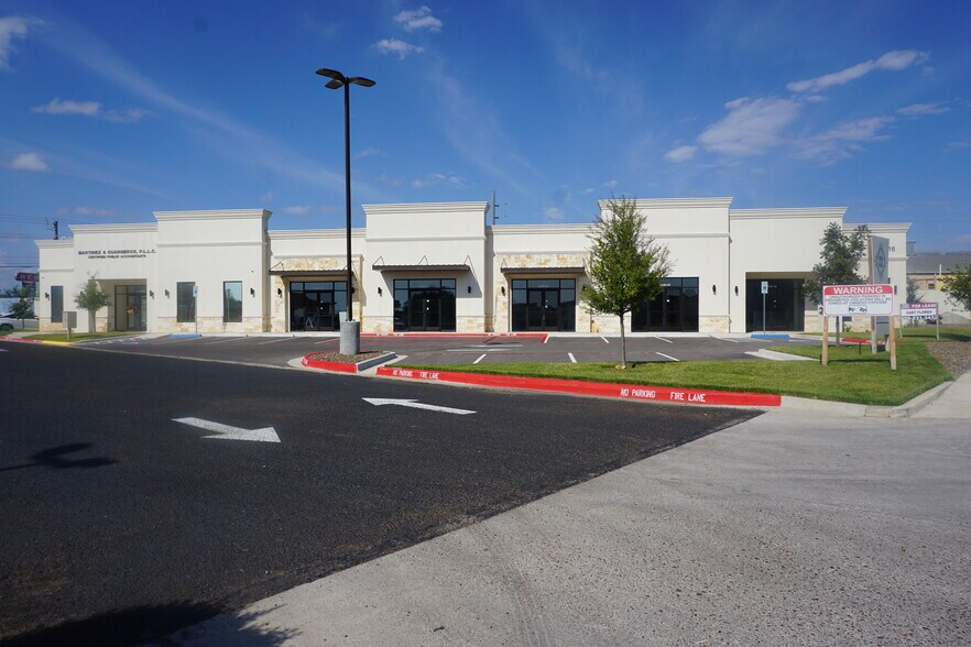 More Photos Of 7616 Rocio Dr, Laredo Medical For Lease