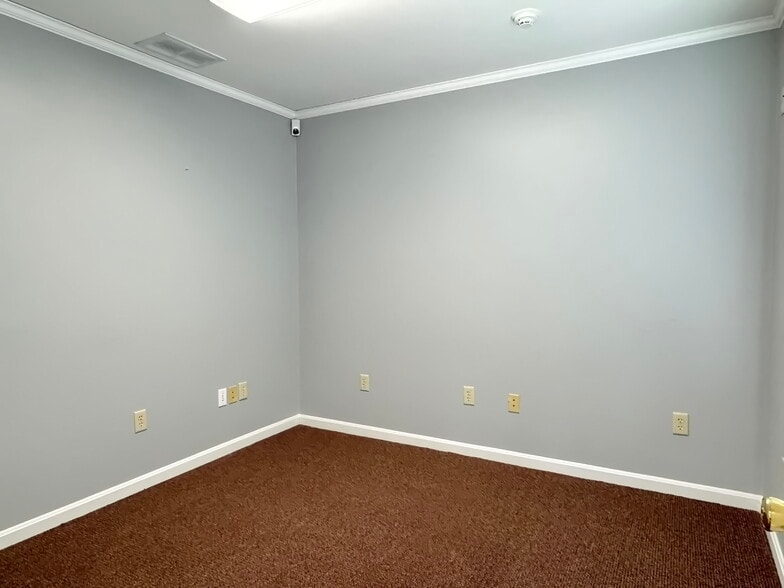 More Photos Of 18119 N Sussex Hwy, Bridgeville Office For Sale