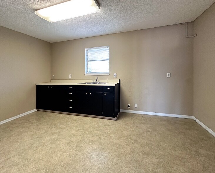 More Photos Of 2210 E Highway 190, Copperas Cove Freestanding For Sale