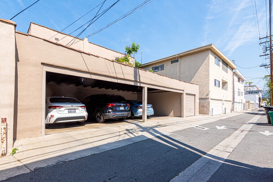 More Photos Of 144 N Clark Dr, Beverly Hills Apartments For Sale