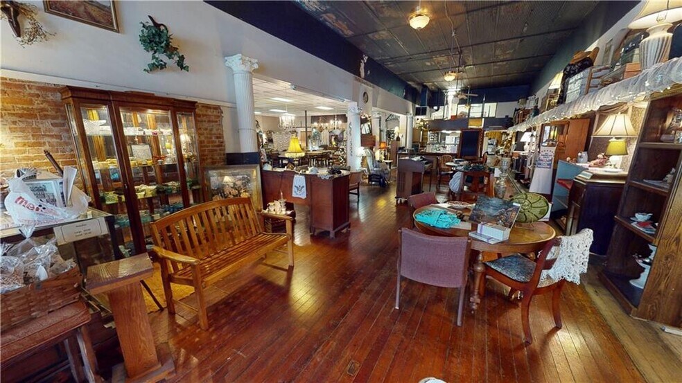 More Photos Of 116 N Illinois St, Chrisman Storefront Retail Residential For Sale