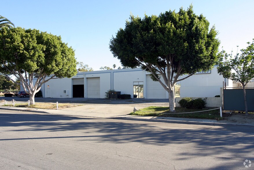 More Photos Of 1100 E Willow St, Signal Hill Industrial For Sale