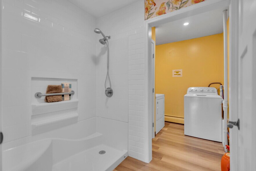 More Photos Of 106 Carr St, Nicholson Assisted Living For Sale