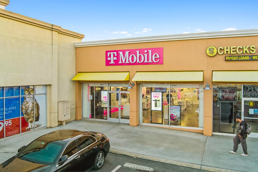 More Photos Of 328-420 N 2nd St, El Cajon Supermarket For Sale