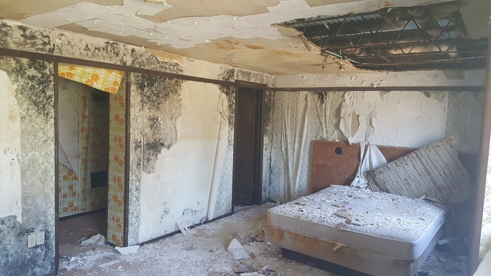 More Photos Of 1 Carrollton Blvd, Mount Carroll Hotel For Sale