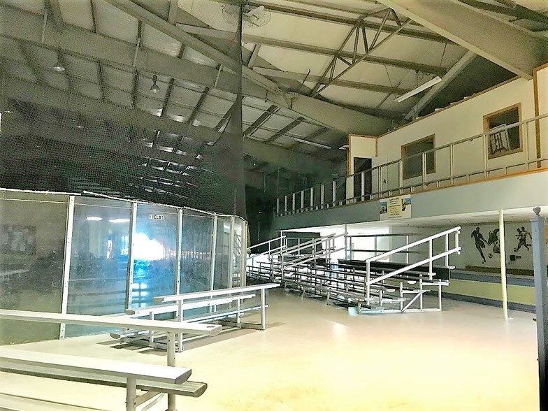 More Photos Of 10850 W Laraway Rd, Frankfort General Retail For Lease