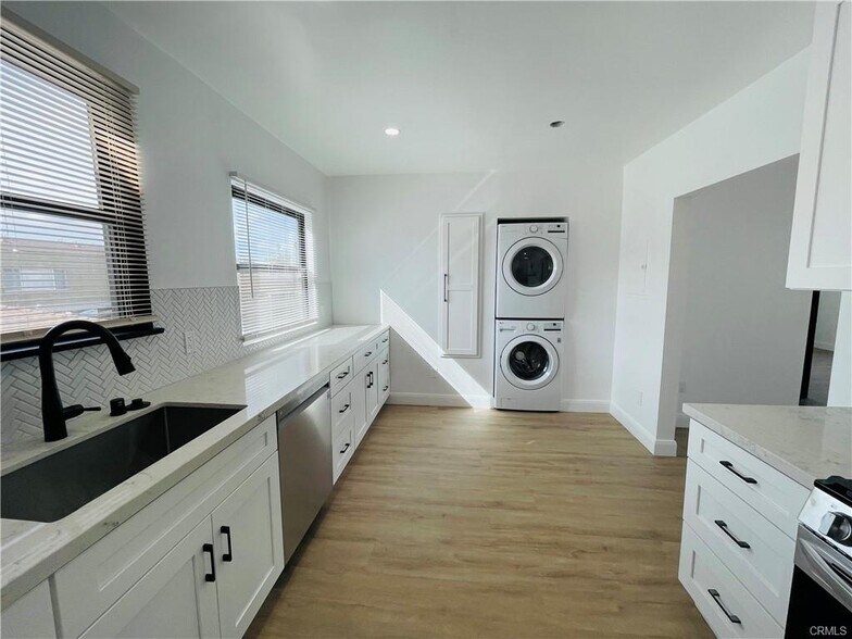More Photos Of 2625 Chariton St, Los Angeles Apartments For Sale