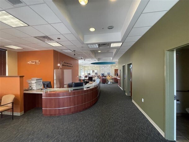 More Photos Of 8509 Owenfield Dr, Powell Bank For Lease