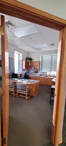 More Photos Of 100 Park Dr S, Great Falls Office For Lease