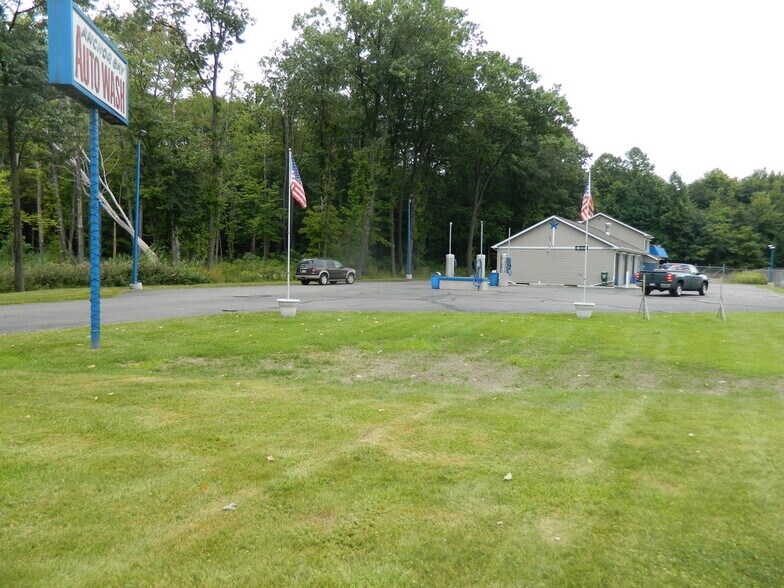 More Photos Of 37521 Green St, New Baltimore Carwash For Sale