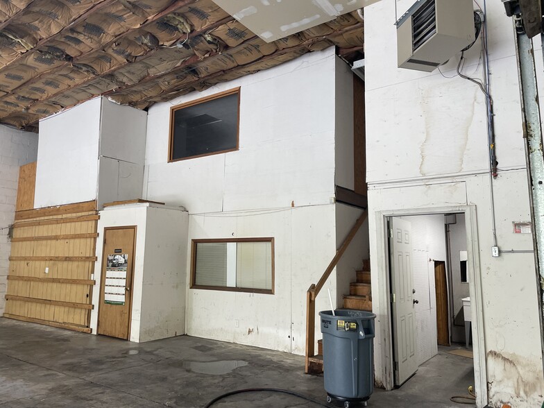 More Photos Of 7420 Asheville Hwy, Knoxville Light Manufacturing For Lease