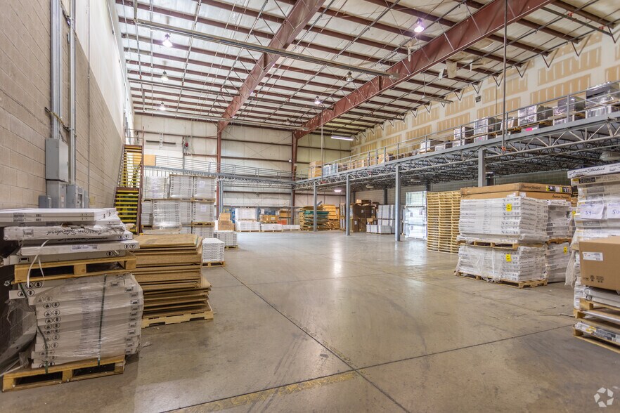 More Photos Of 41 Cairns Rd, Mansfield Warehouse For Sale