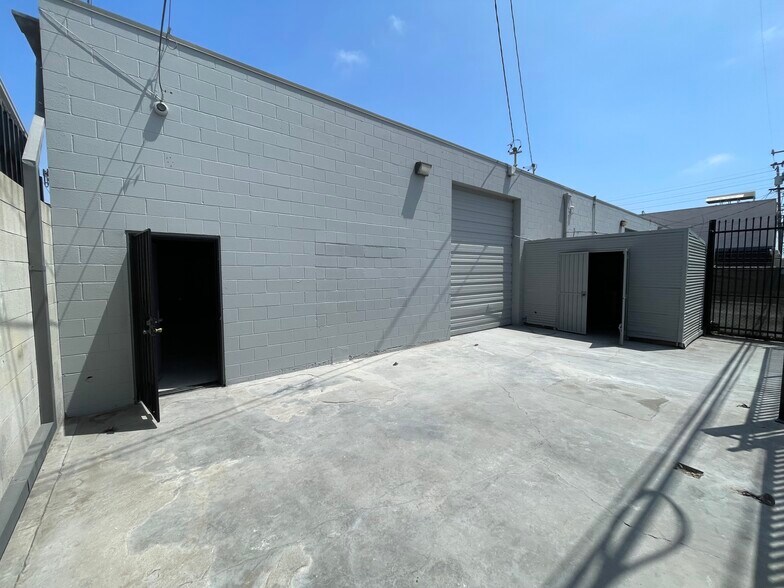 More Photos Of 1481-1493 Cota Ave, Long Beach Warehouse For Lease