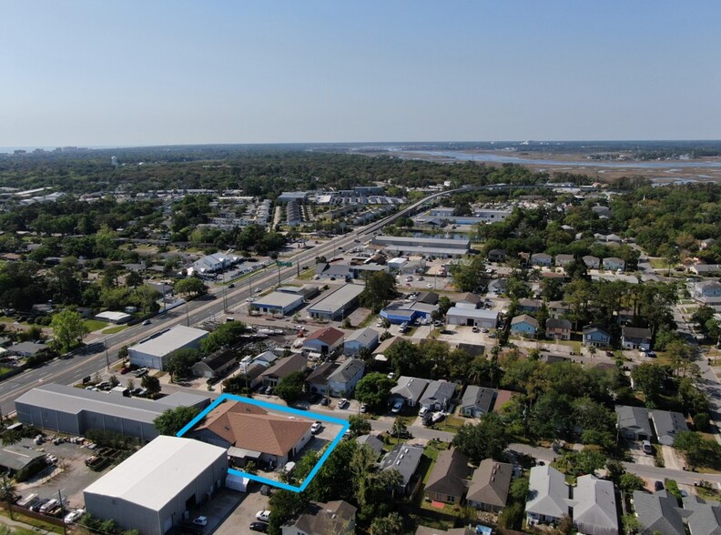 More Photos Of 59 W 9th St, Atlantic Beach Showroom For Lease