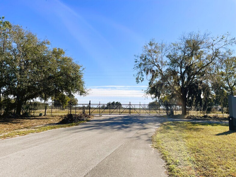 More Photos Of 4680 Lake Industrial Blvd, Tavares Warehouse For Sale
