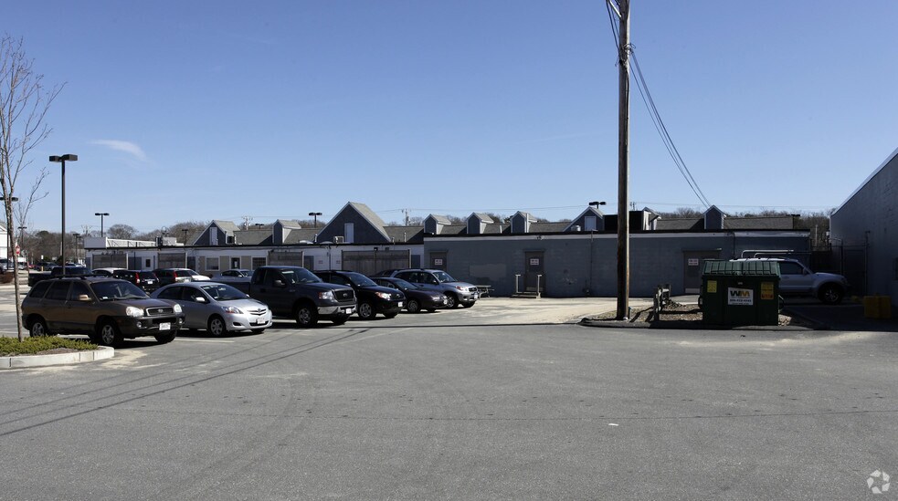 More Photos Of 1090-1096 Route 29, South Yarmouth Storefront For Lease