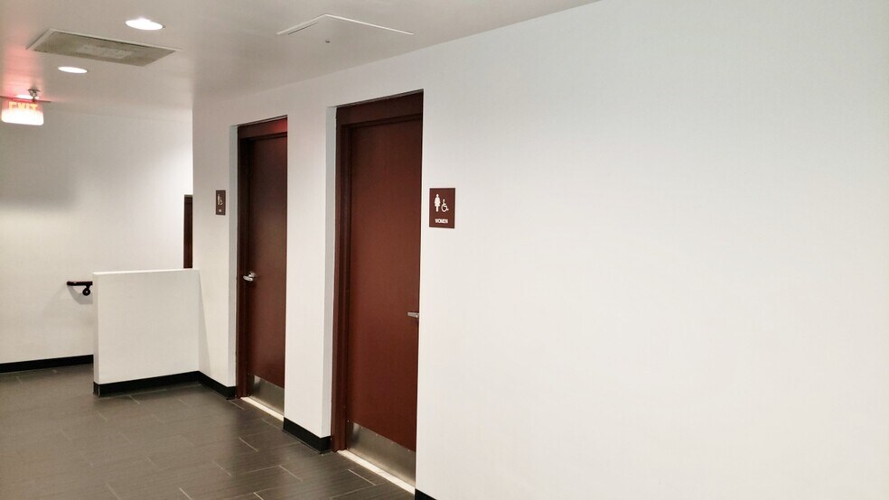 More Photos Of 725 Kapiolani Blvd, Honolulu Office For Sale