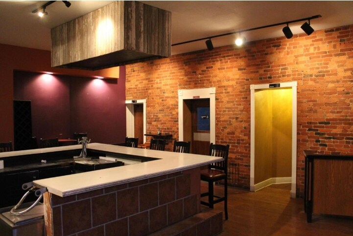 More Photos Of 1584-1586 S High St, Columbus Storefront Retail Residential For Sale