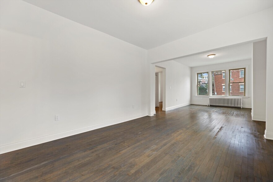 More Photos Of 2905 N Bartlett Ave, Milwaukee Apartments For Sale