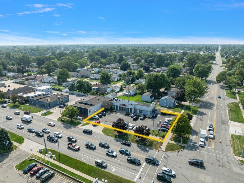 More Photos Of 29519 Harper Ave, Saint Clair Shores Medical For Lease