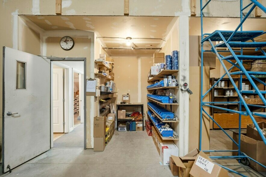 More Photos Of 10 Wrangler Pl, Rocky View C Warehouse For Lease