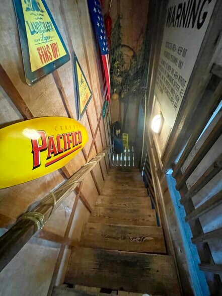 More Photos Of 25202 Island Pines Dr, Waves Restaurant For Sale