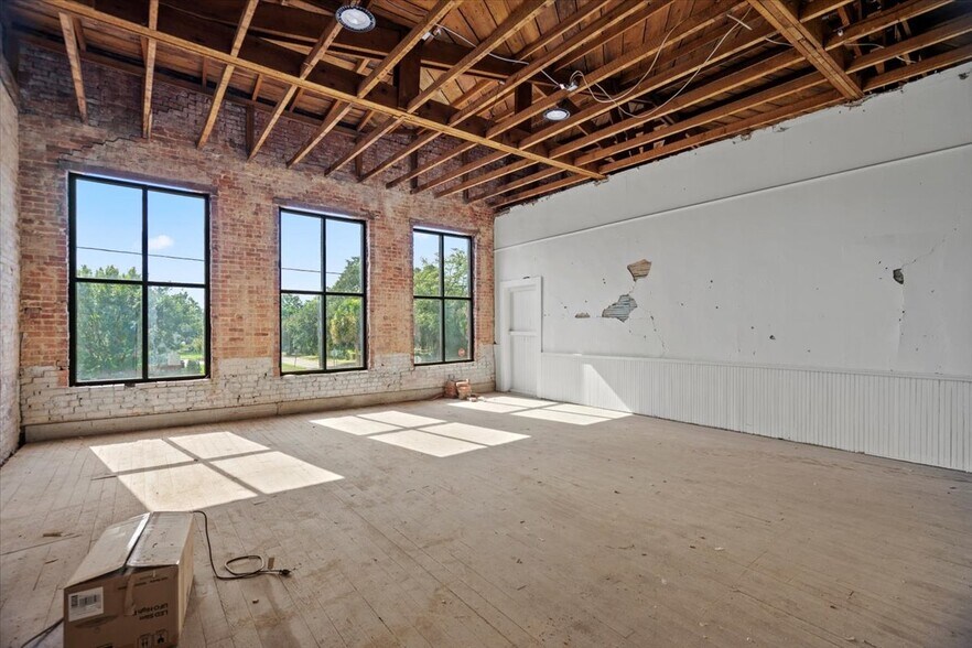 More Photos Of 163 W Main St, Timmonsville General Retail For Sale