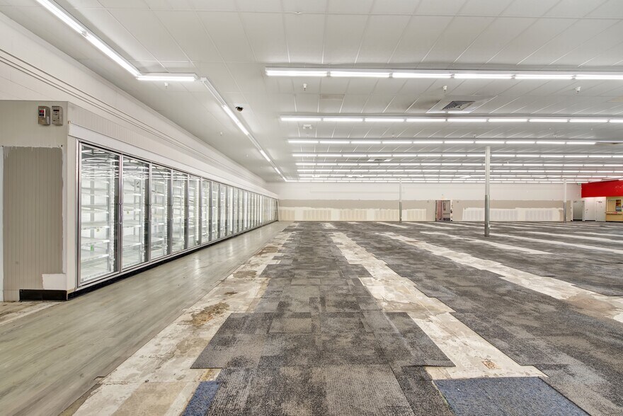More Photos Of 3340 N Texas St, Fairfield Drugstore For Lease