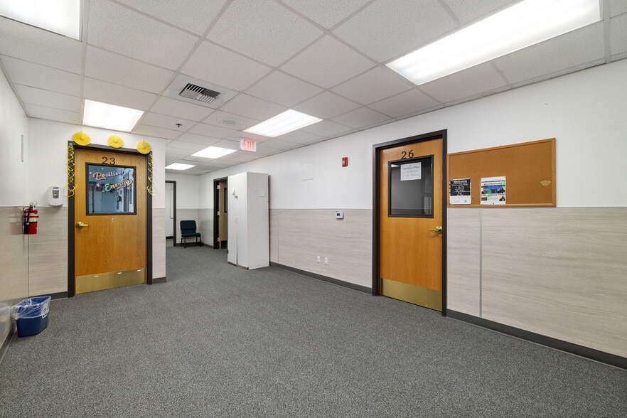 More Photos Of 44339 Beech Ave, Lancaster Schools For Lease